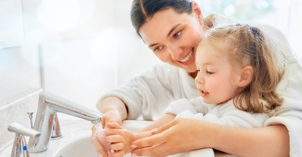 Jakie są najczęstsze drogi zakażenia pasożytami u ludzi i jak im zapobiegać?