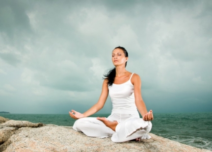 Jak doświadczyć głębokiego relaksu z medytacją uważności