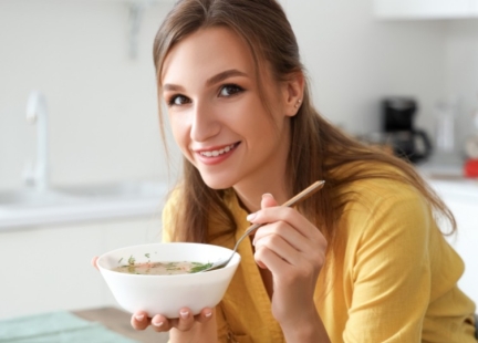 Detoks w wersji comfort food – moc oczyszczających zup