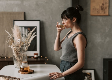 Czy wirusy naprawdę słabną przy diecie bogatej w flawonoidy?