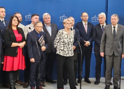 Z Polski wychodzi iskra, czyli jak słowa prof. Grażyny Cichosz obudziły naród 