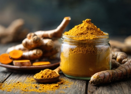 Kurkuma jako surowiec roślinny w diecie i tradycji kulinarnej